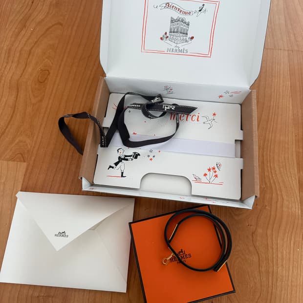 에르메스 블랙 가죽 팔찌 t2 사이즈