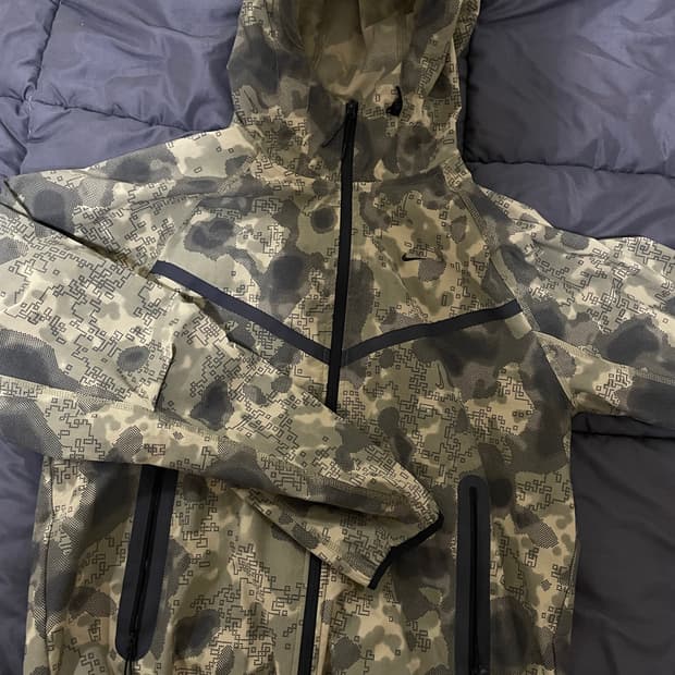 나이키 테크 드라이핏 우븐 카모 후드 바람막이 자켓 HV0980-210