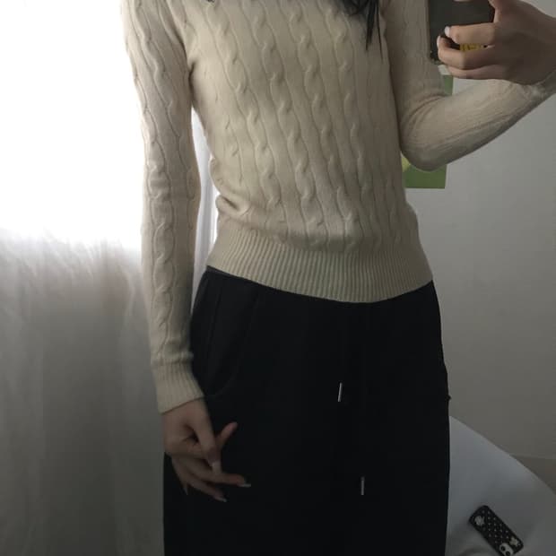 폴로 아이보리 케이블 니트