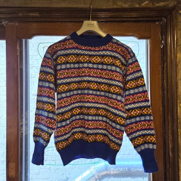 영국제 페이아일니트