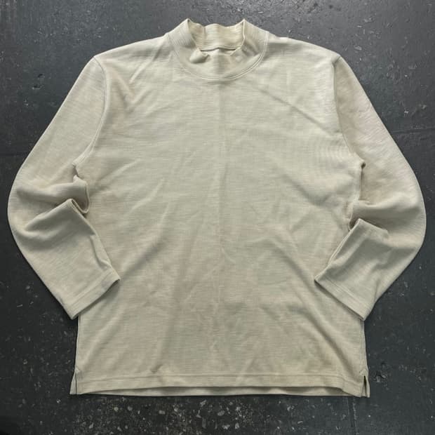 105 시리즈 모크넥 니트