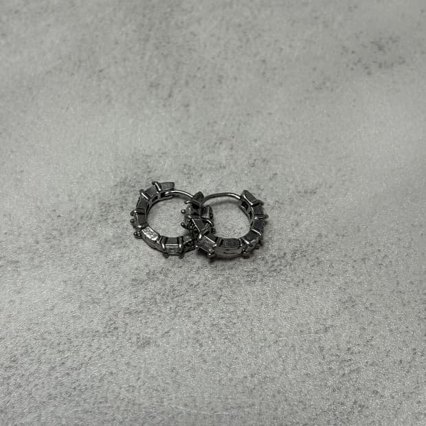 써지컬 엔틱 귀걸이