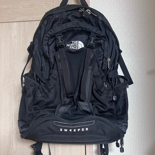 노스페이스 블랙 스위퍼 백팩