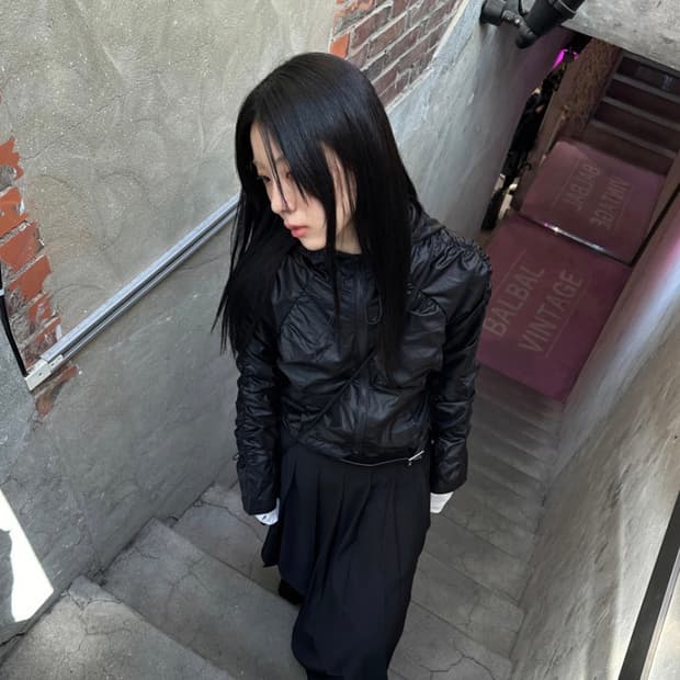 우화 WOOHWA SHIRRING HIGHNECK WINDBREAKER