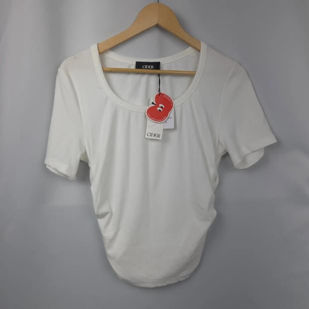 새상품) 여L-XL 사이다 U넥 화이트 셔링 반팔 티셔츠