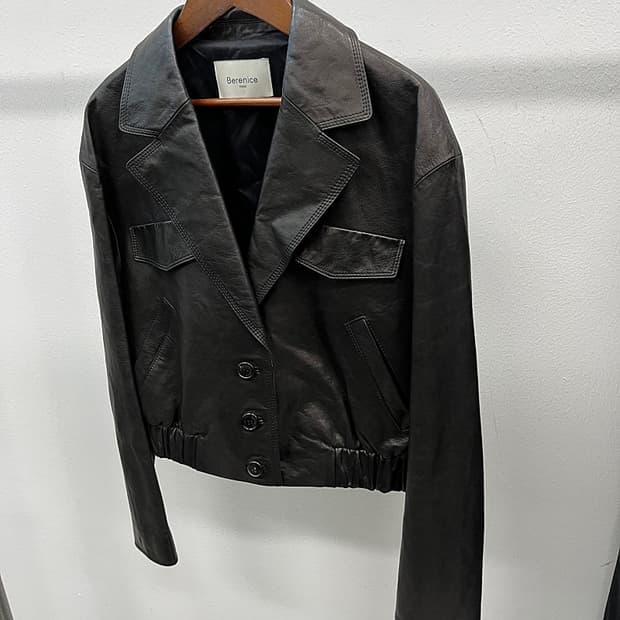 여) 베르니스 2023 가죽자켓 