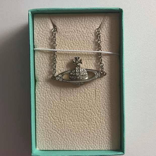 비비안웨스트우드 팔찌