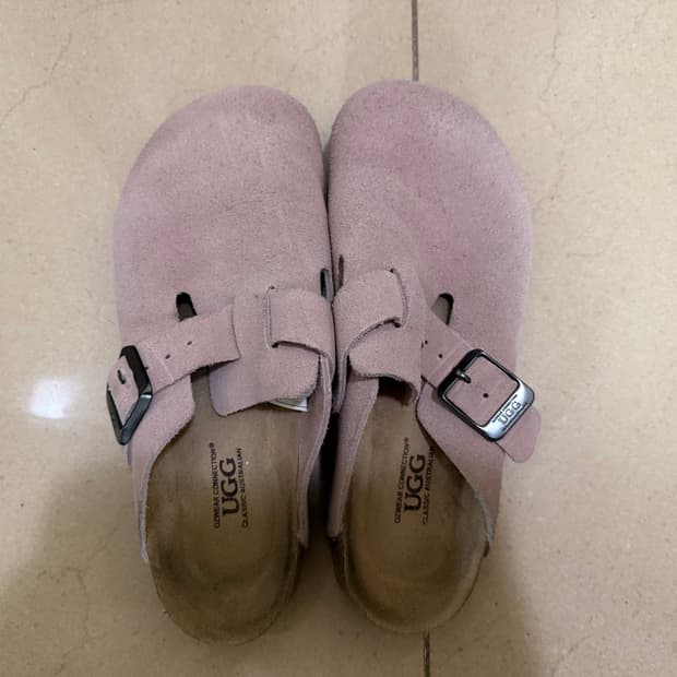 더스티 핑크 UGG 보스턴 클로그 240