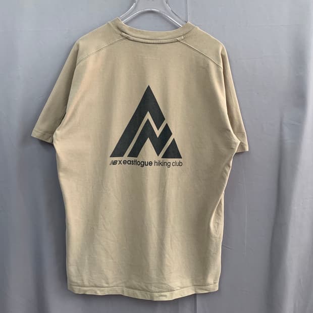 L 뉴발란스 X 이스트로그 콜라보 프린팅 반팔티