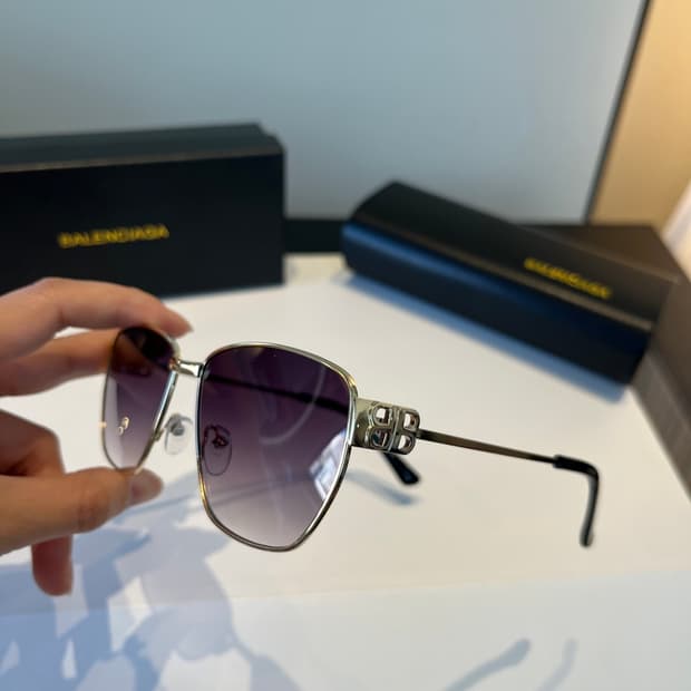 발렌시아가 선글라스