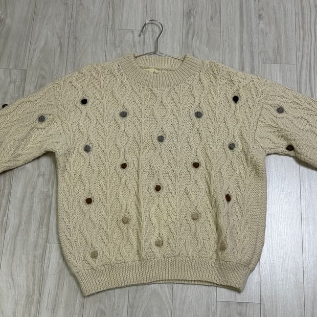 빈티지 아이보리 폼폼 케이블 니트