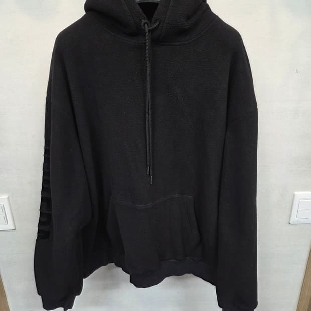 뉴에라 스펠아웃 로고 플리스 후드티 110