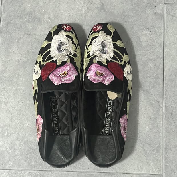 알렉산더맥퀸 엠브로이드 로퍼 슈즈 (235)