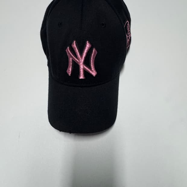MLB 엠엘비 양키즈 로고 핑크 블랙 볼캡