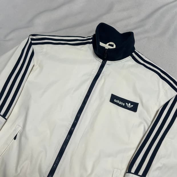 L 아디다스 화이트 바람막이