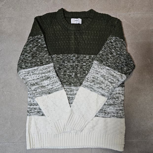 Ikka 배색 니트 M