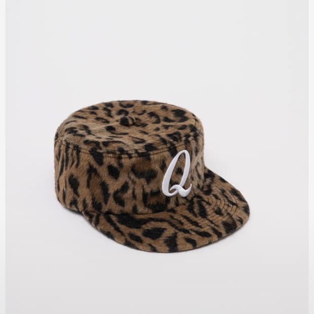 올디컬뉴 큐 로고 필박스 레오파드 브라운