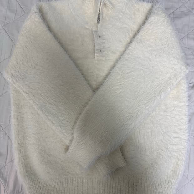 오아시스 모헤어 버튼 카라 니트 