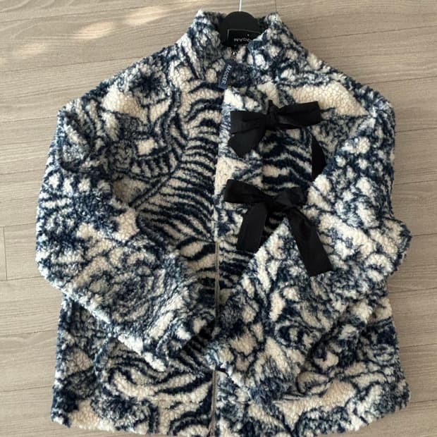 Damson madder 뽀글이 자켓