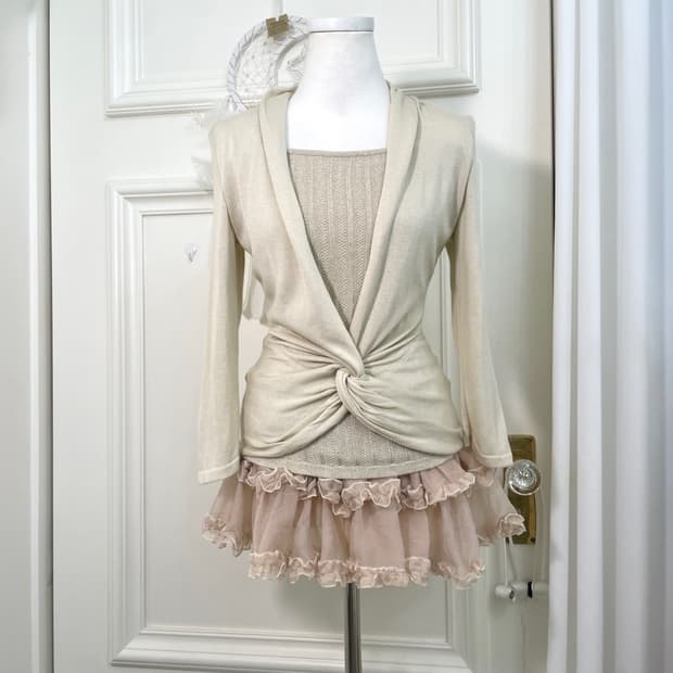 beige twist point glittet knit top