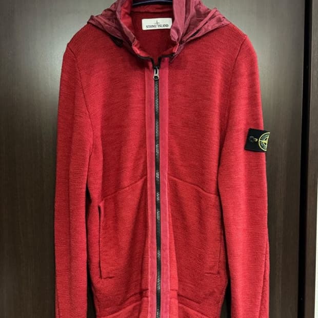 스톤아일랜드 후드 니트 집업 레드 m사이즈