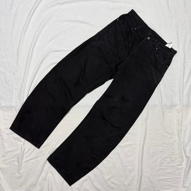 쿠어 엠보 워시드 딥 커브드 데님 팬츠 (블랙/L)