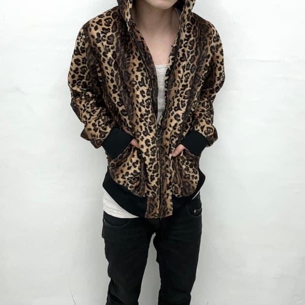 Leopard pattern hood zip