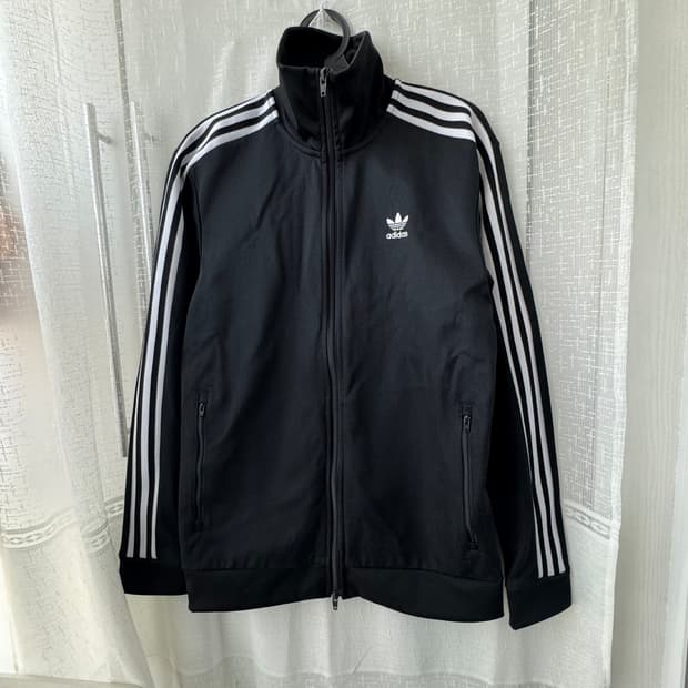 아디다스 불꽃자수로고 트랩탑 블랙져지 L