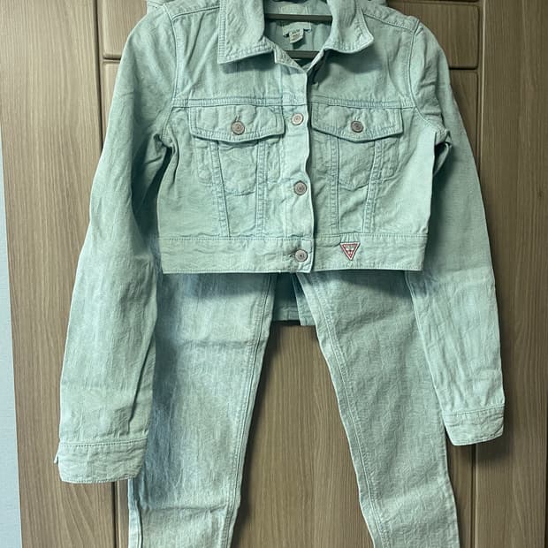 게스 크롭 데님자켓