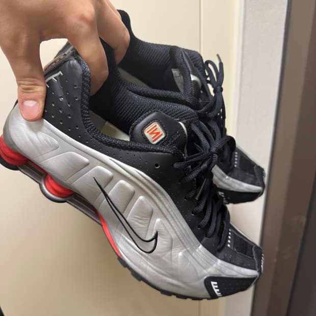 (구버전) 샥스 블랙 앤 메탈릭 실버 300 사이즈