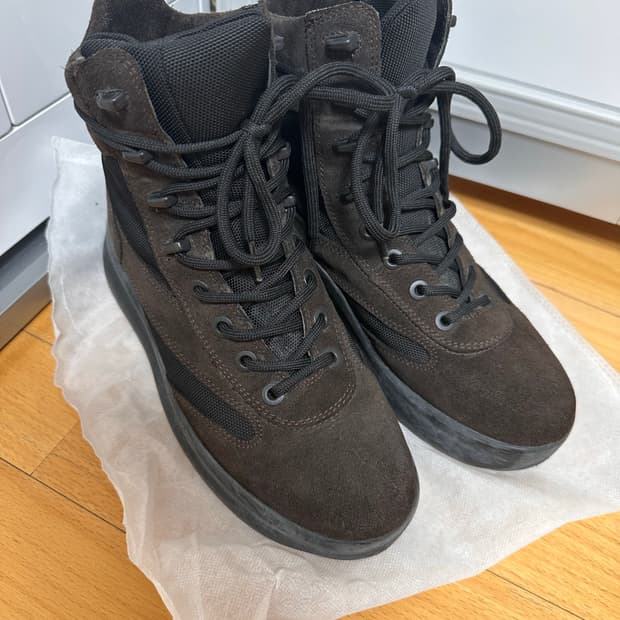 이지 시즌 5 부츠