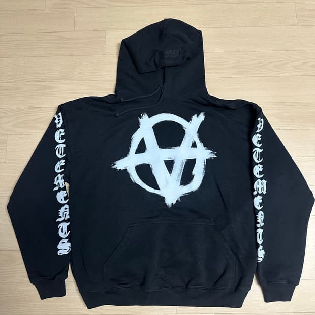 베트멍 아나키 후드 S 블랙 화이트