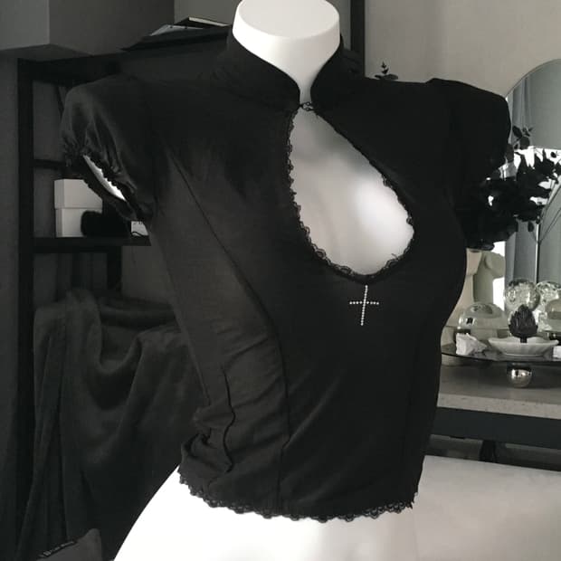 ༒ Gothic Cross Crop Top
