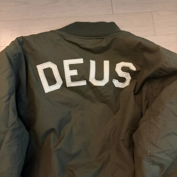 데우스 Deus Ex Machina 카키 봄버 자켓
