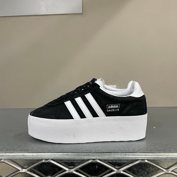 아디다스 가젤 업 스니커즈 225