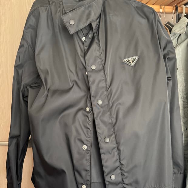 프라다 리나일론 코치자켓
