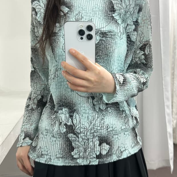 oriental pleats top