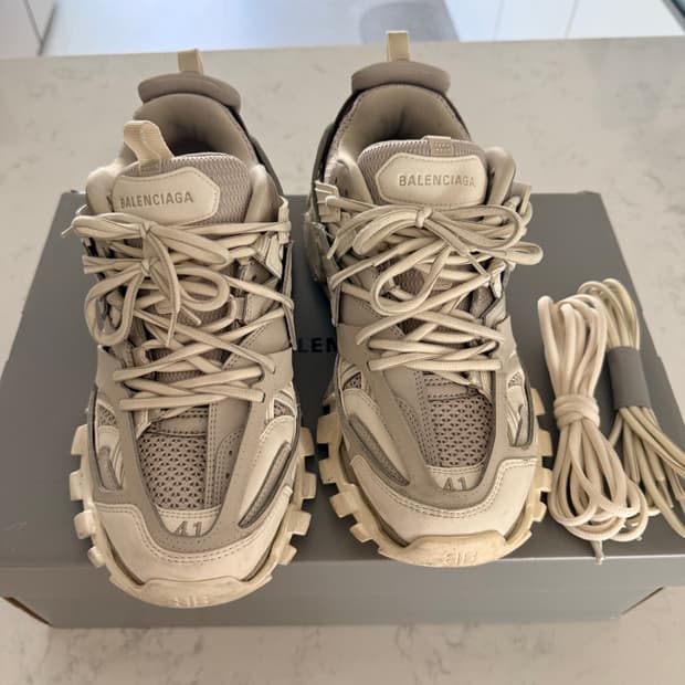 발렌시아가 트랙 41사이즈판매