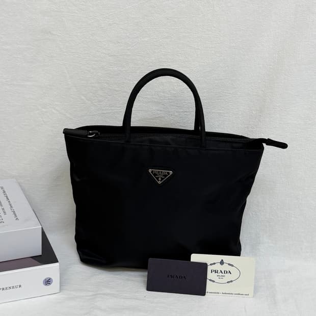 정품 프라다 블랙 포코노 나일론 토트백 핸드백