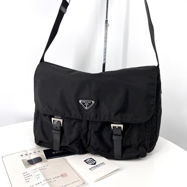 [감정완료] 프라다 나일론 삼각로고 메신저백 크로스백 블랙