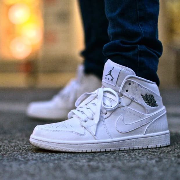 나이키 에어 조던 1 미드 '화이트 쿨그레이'