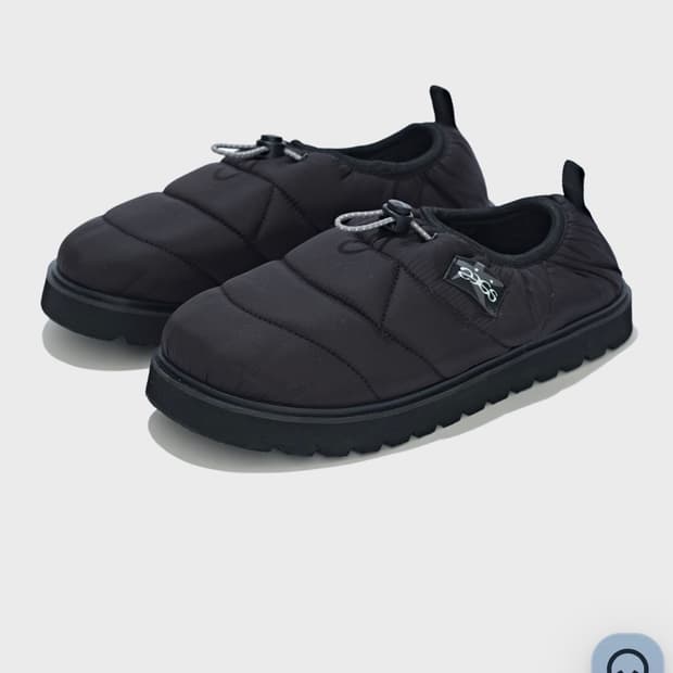 (새상품) 23.65 폴카1 V2 패딩 방한 슬리퍼 블랙