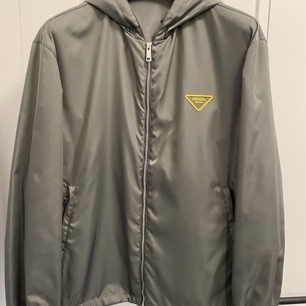 프라다 나일론 바람막이 xxl