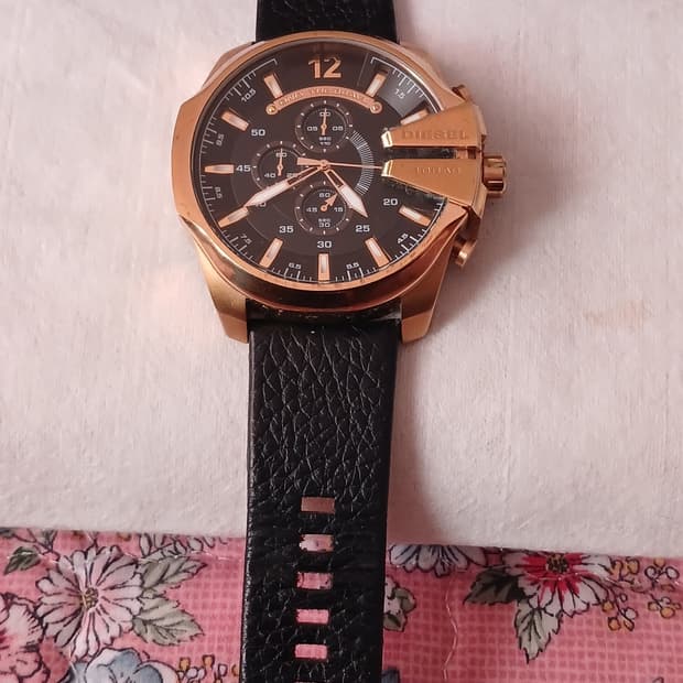 디젤 메가치프 시계