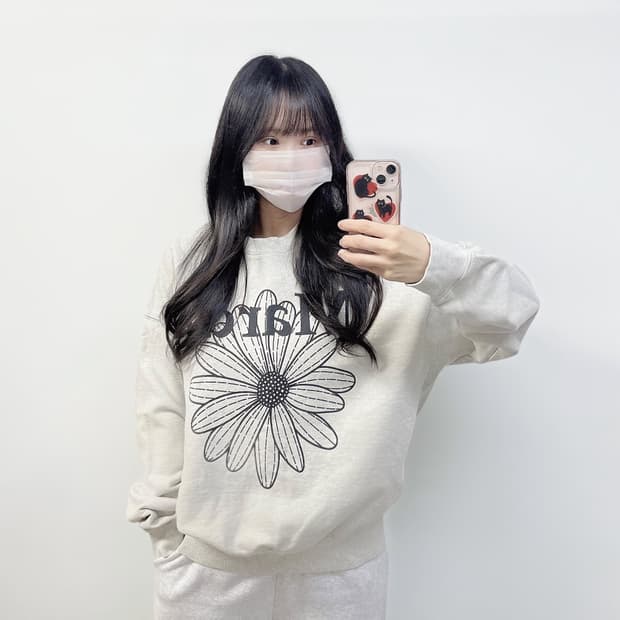 마르디메크르디 플라워 크루넥 맨투맨