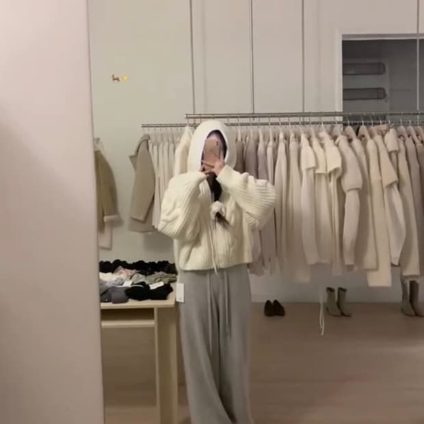 (새상품)누아누아 뮤뮤 케이블 후드집업니트