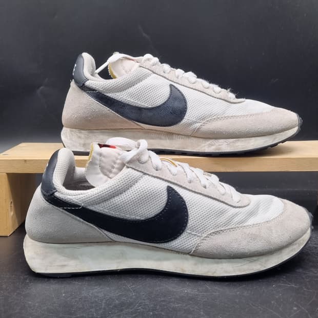 나이키 테일윈드79 스니커즈 250