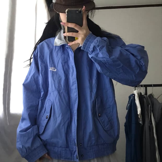 나이키 연하늘 바람막이