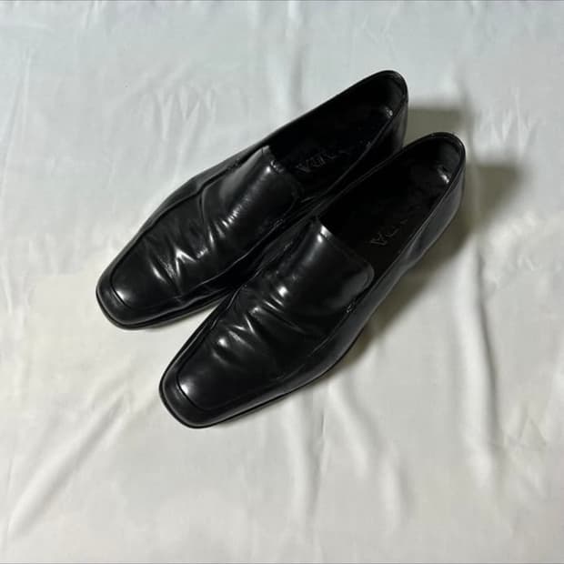 프라다 로퍼