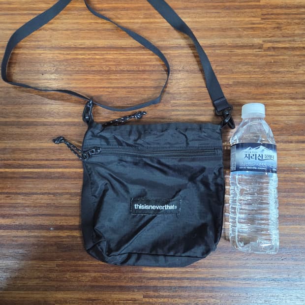 디스이즈네버댓 나일론 미니 크로스백 